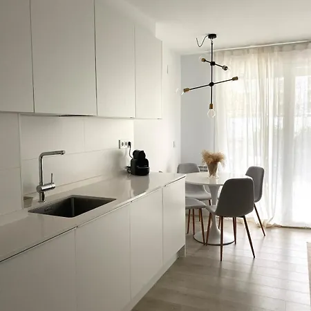 Entire With Terrace شقة *