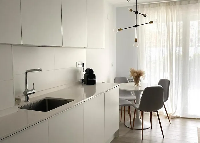 Entire With Terrace Daire *